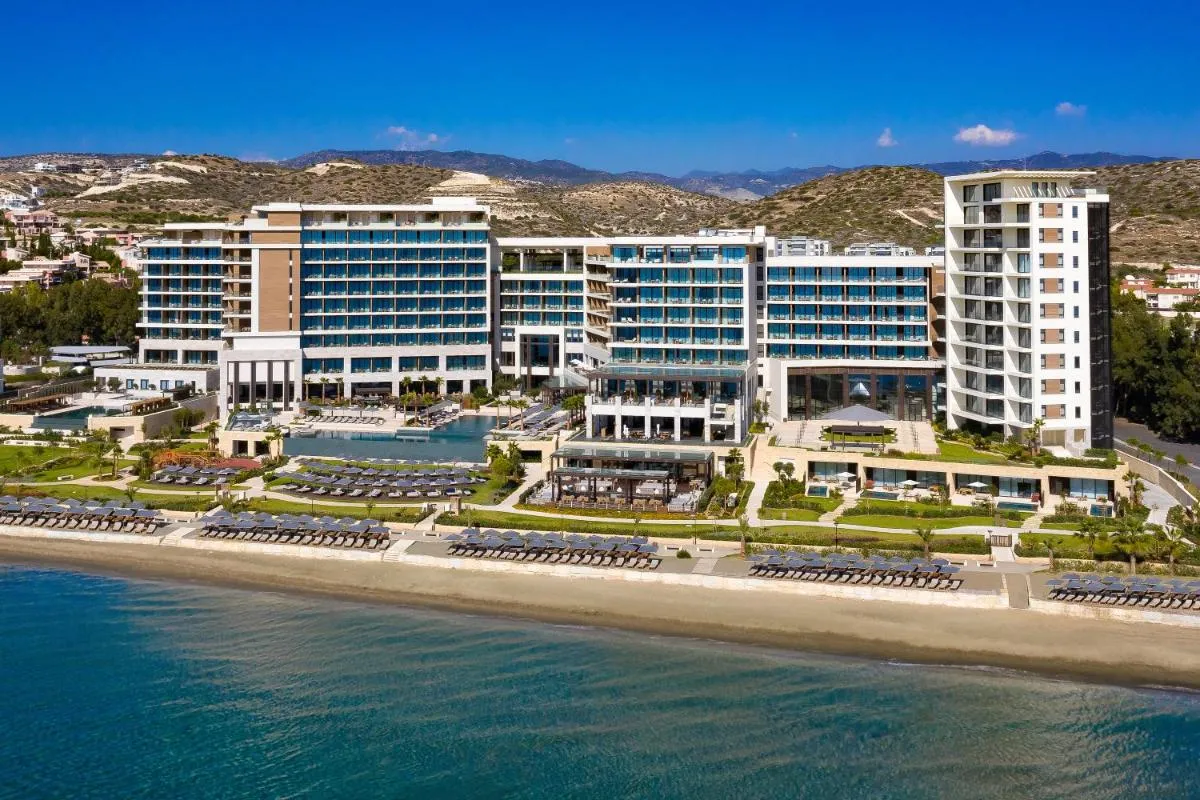 Image 3 of Amara – Sea Your Only View™