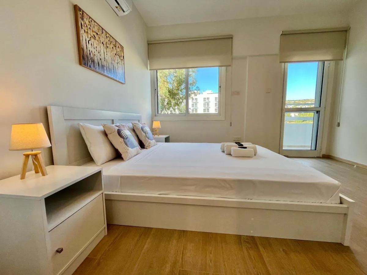Image 6 of Amathus Modern Beachfront Flat