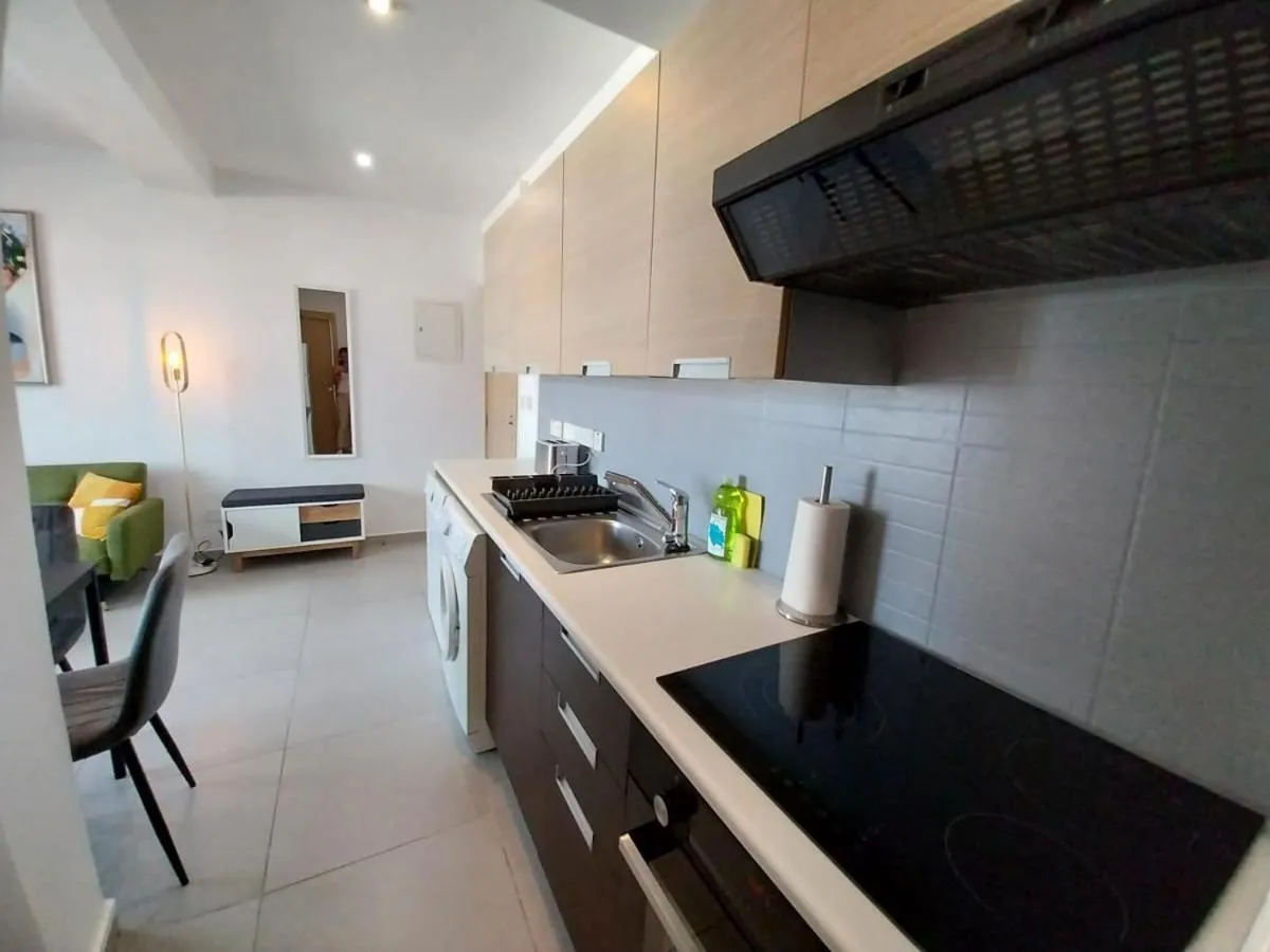 Image 4 of Coco De Mer 408