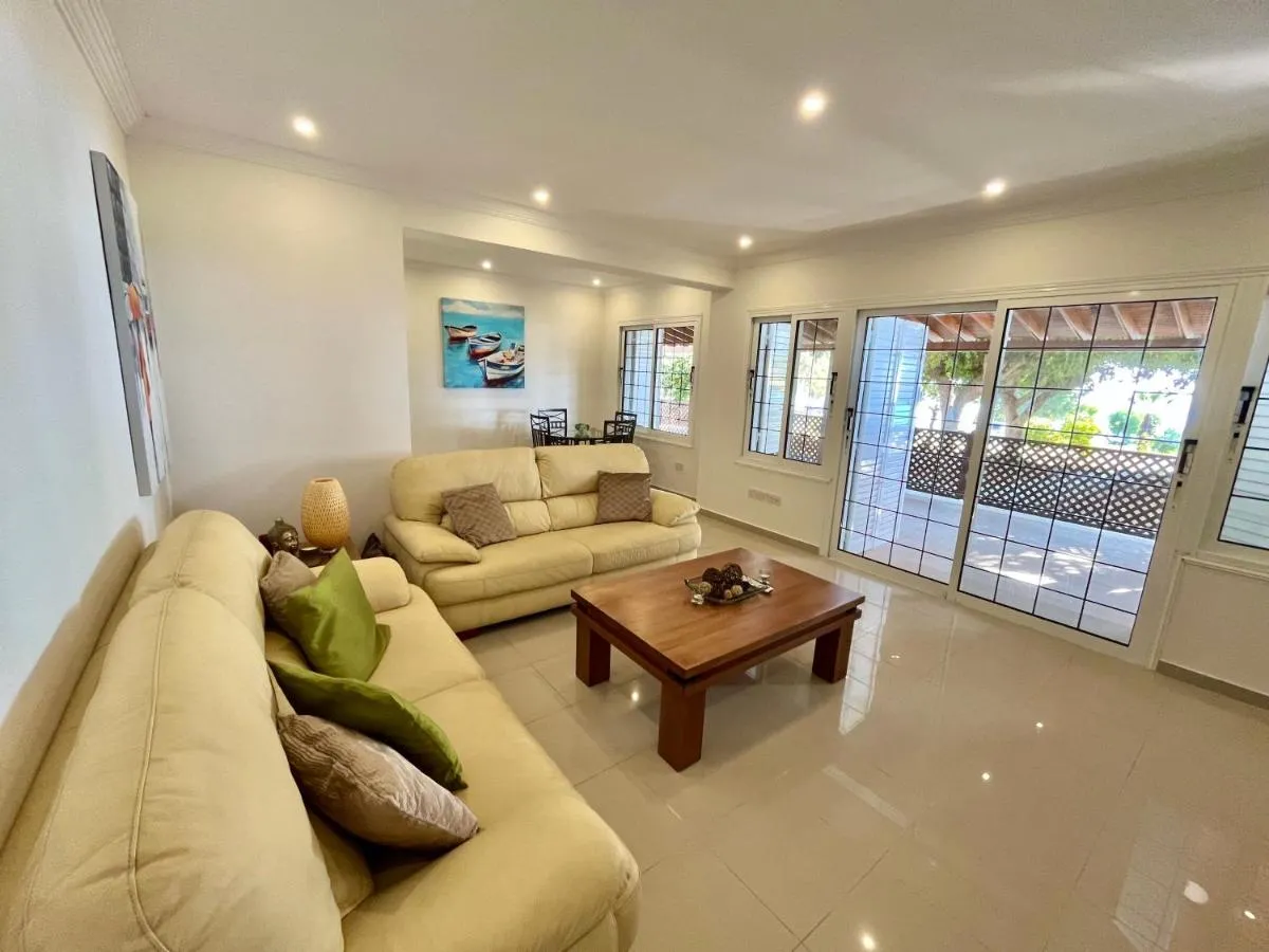Image 4 of Dream Beachfront Bungalow