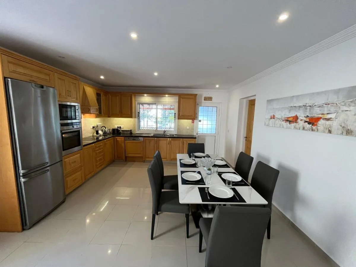 Image 2 of Dream Beachfront Bungalow