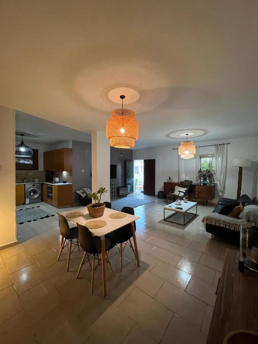 Image 3 of Green Door Apartment