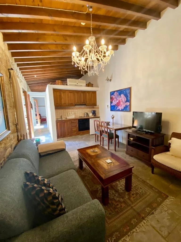 Image 4 of Niki’s House