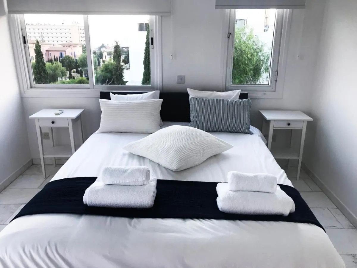 Image 1 of Olosuites