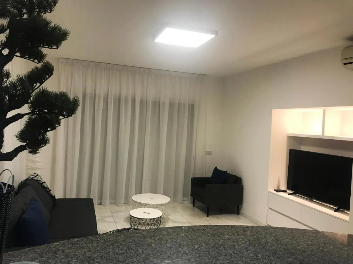 Image 2 of Olosuites