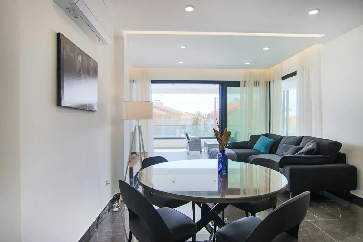 Image 4 of Phaedrus Living: City View Anna Residence 102