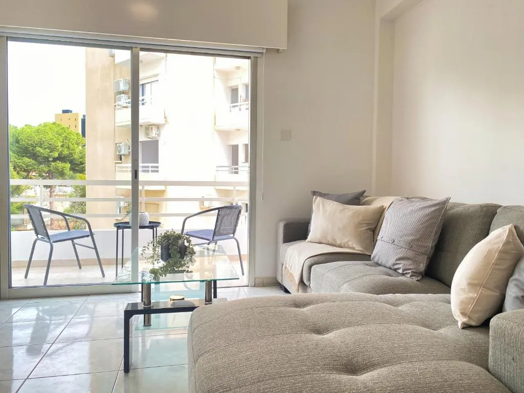 Image of Phaedrus Living Down Town Flat Nestoras 301