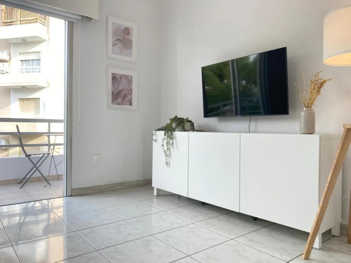 Image 4 of Phaedrus Living Down Town Flat Stephania 302
