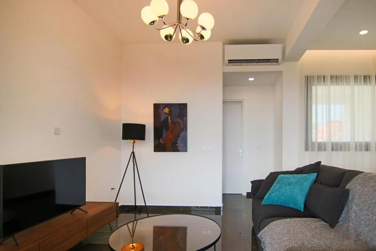 Image 4 of Phaedrus Living: Sea View Anna Residence 201
