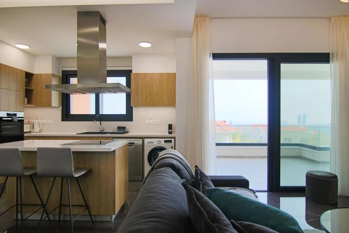 Image 3 of Phaedrus Living: Sea View Anna Residence 201