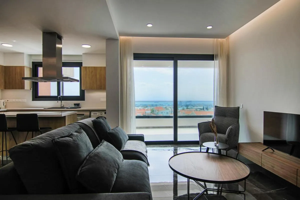 Image 5 of Phaedrus Living: Sea View Anna Residence 301