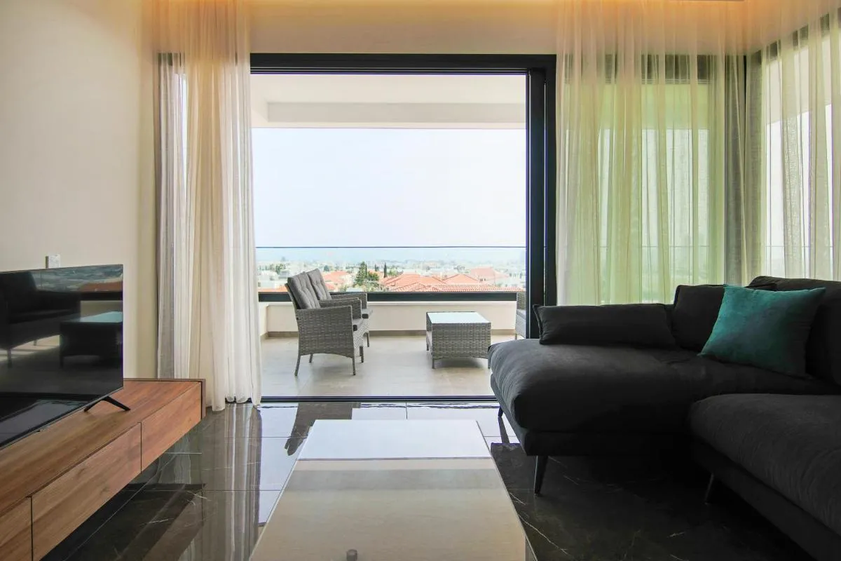Image 5 of Phaedrus Living: Sea View Anna Residence 302