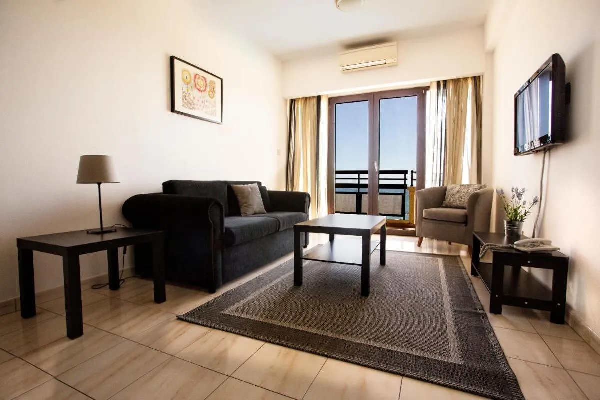 Image 2 of Pigeon Beach Hotel Apartments