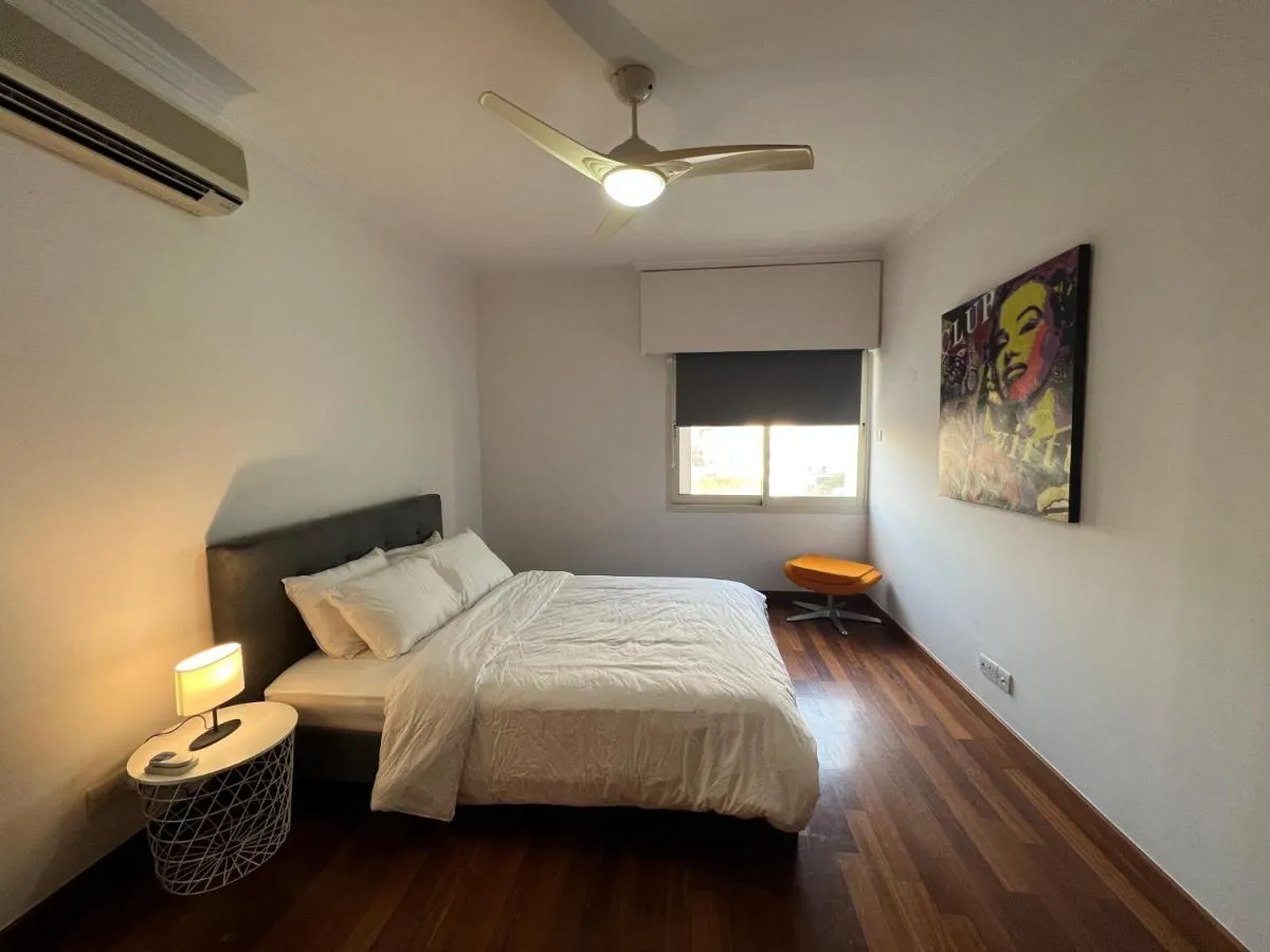 Image 6 of SEA VIEW AMATHUS LUXURY APT