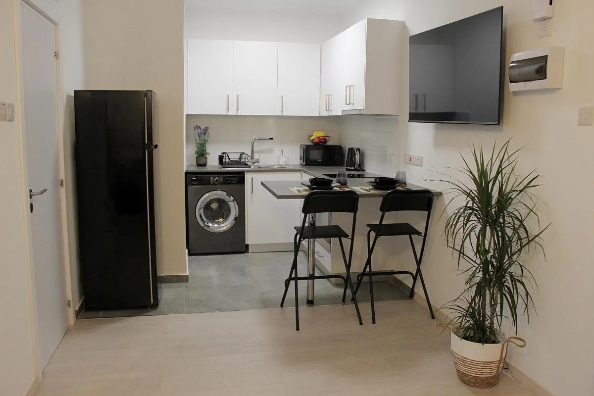 Image 3 of Seaside Cozy & Modern Studio