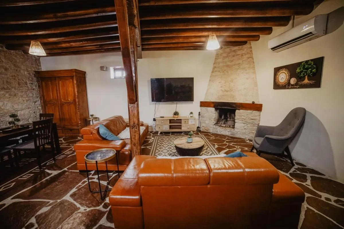 Image 3 of The Stonehouse Suites