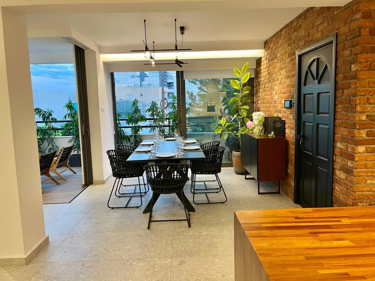 Image 3 of Top Artistic Luxury Apartment