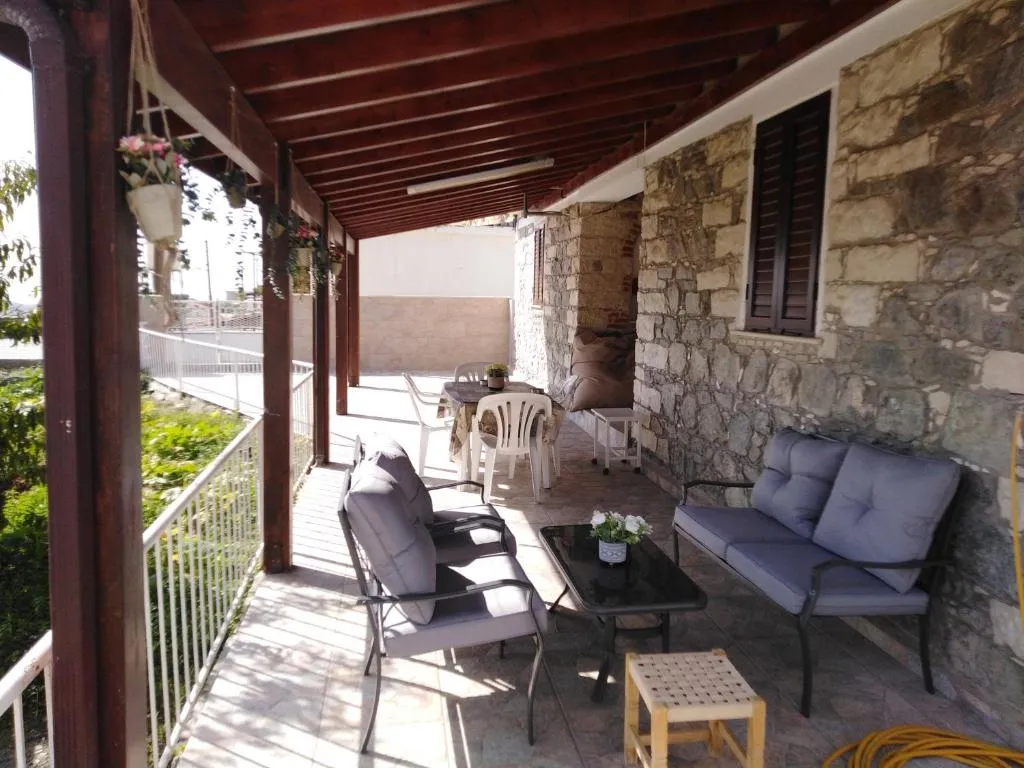 Image of Traditional house in pelendri