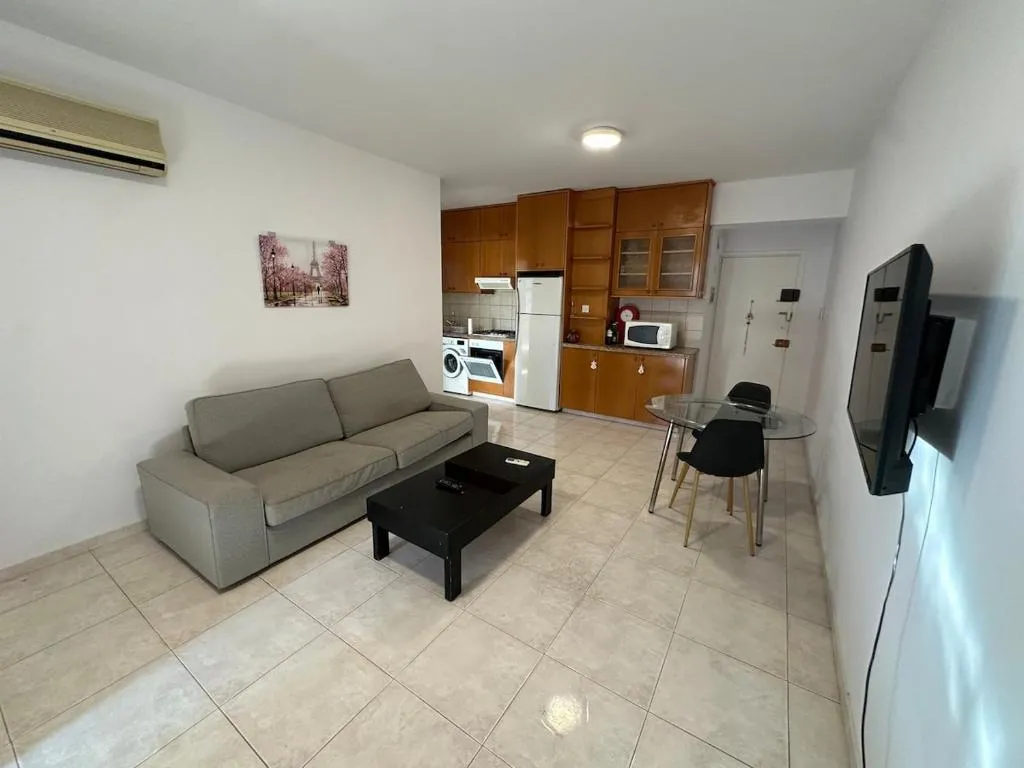 Image of 1 bedroom flat 200m from beach
