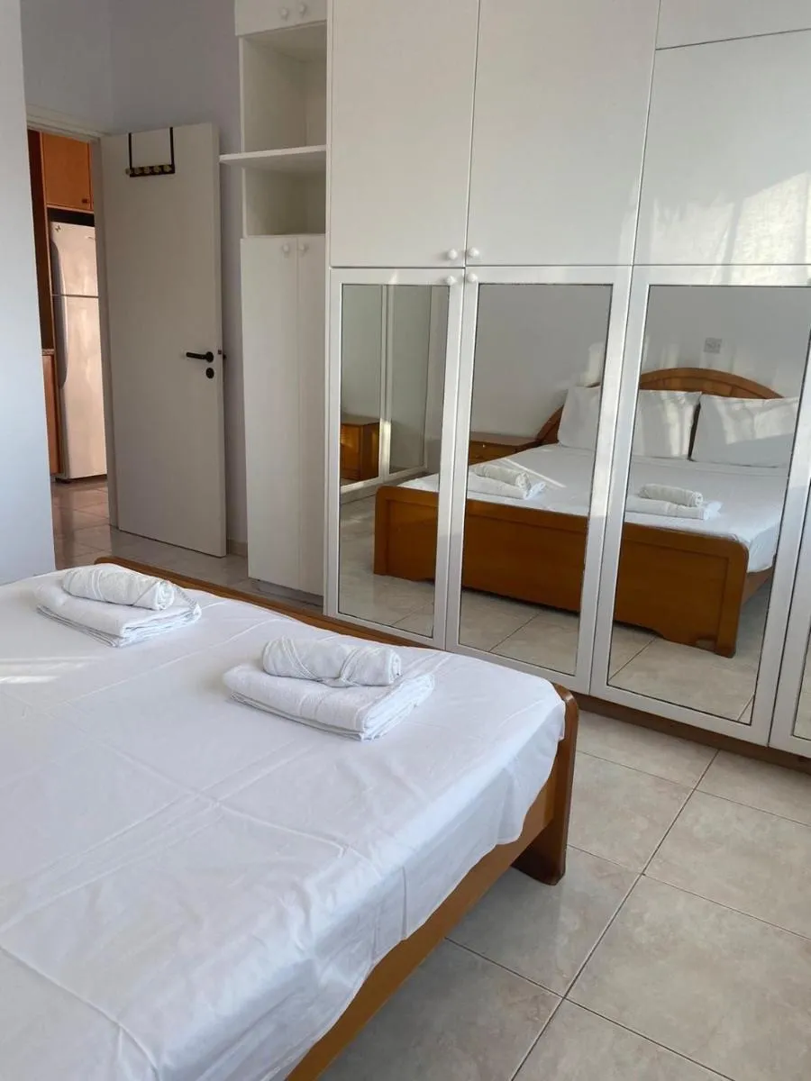 Image 3 of 1 bedroom flat 200m from beach