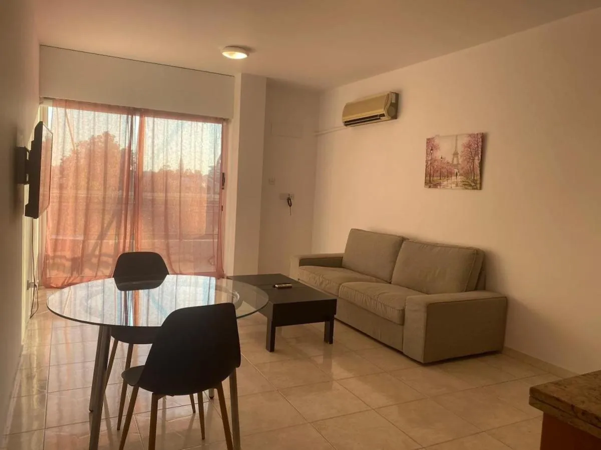 Image 4 of 1 bedroom flat 200m from beach