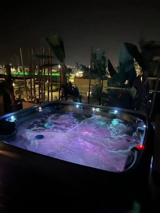 Image 4 of 3 Br Penthouse Jacuzzi Seaview