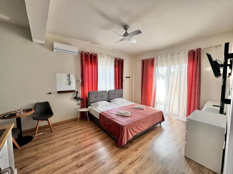 Image of Big Comfort Suite N5 private Kitchenette Beach 250m
