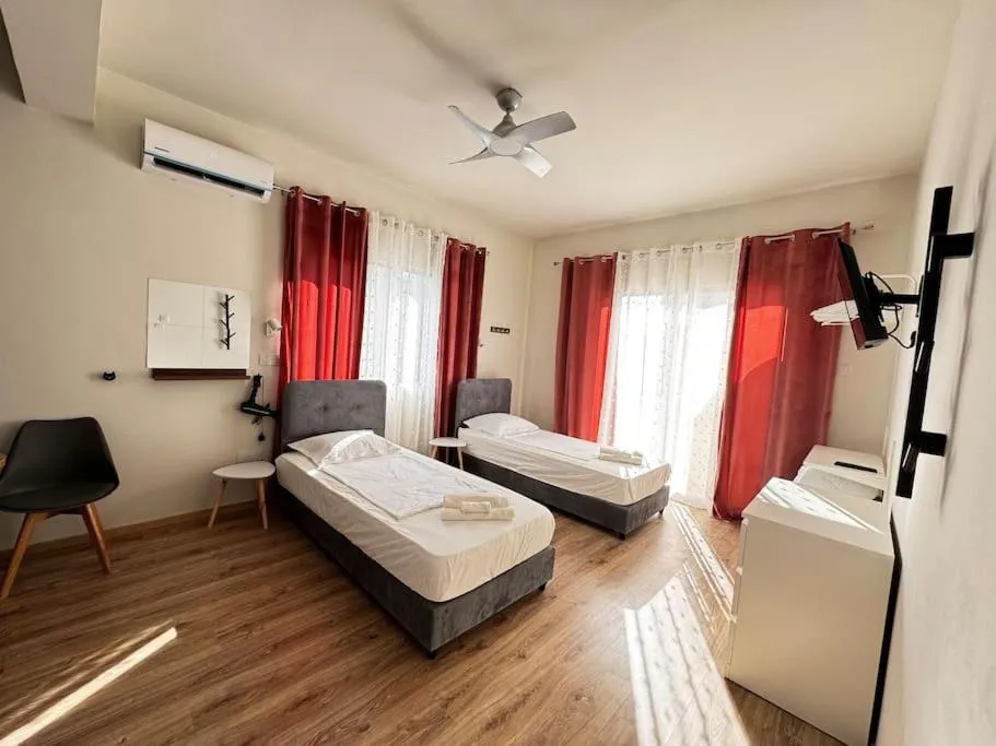 Image 2 of Big Comfort Suite N5 private Kitchenette Beach 250m