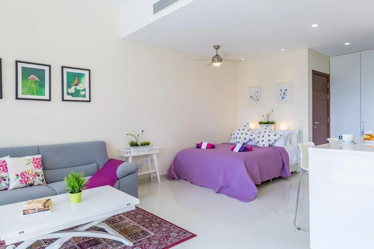 Image 5 of Carmencita Studio B14 with pool & gym