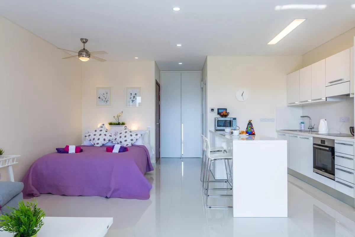 Image 6 of Carmencita Studio B14 with pool & gym