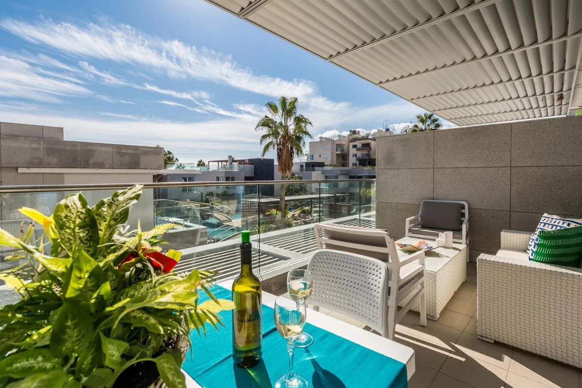 Image 1 of Carmencita Studio B14 with pool & gym