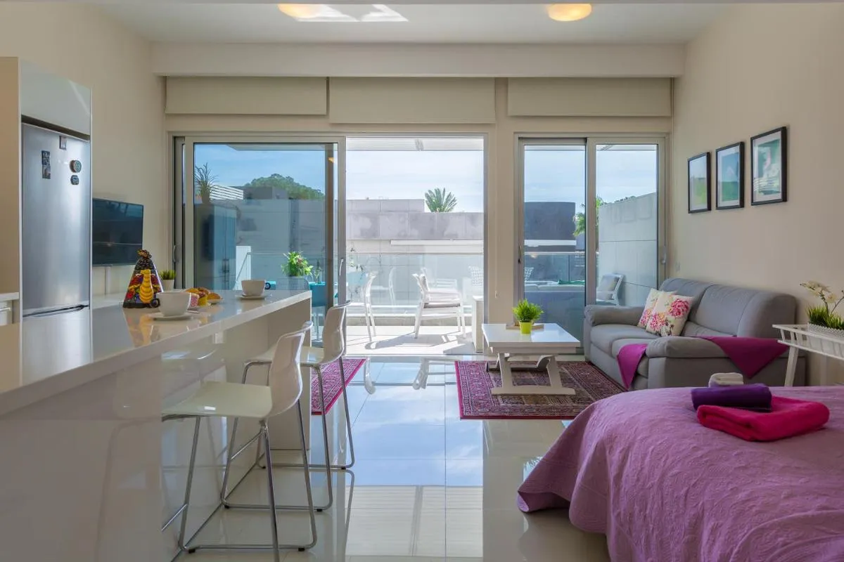 Image 4 of Carmencita Studio B14 with pool & gym