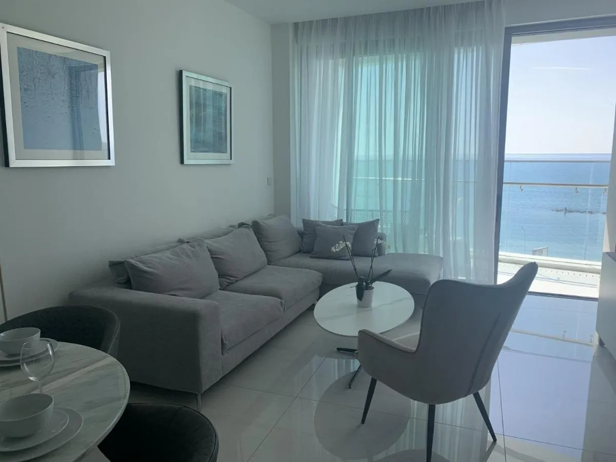Image 4 of Del Mar Beachfront Boutique Residence