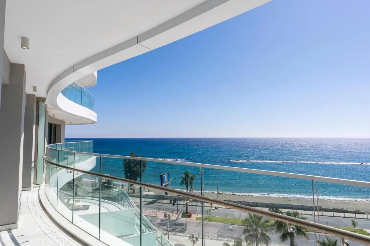Image 1 of Del Mar Beachfront ‘C’ 2 Bedroom Residence
