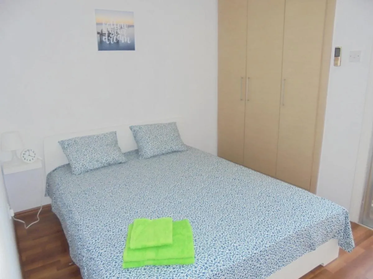 Image 3 of Delphi Court – large 1 bed -sleeps 4, Near sea/beach – free wifi