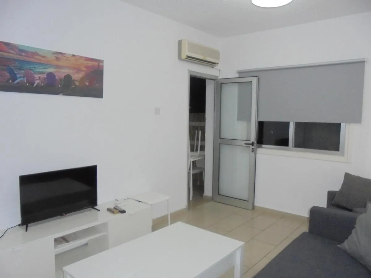 Image 4 of Delphi Court – large 1 bed -sleeps 4, Near sea/beach – free wifi