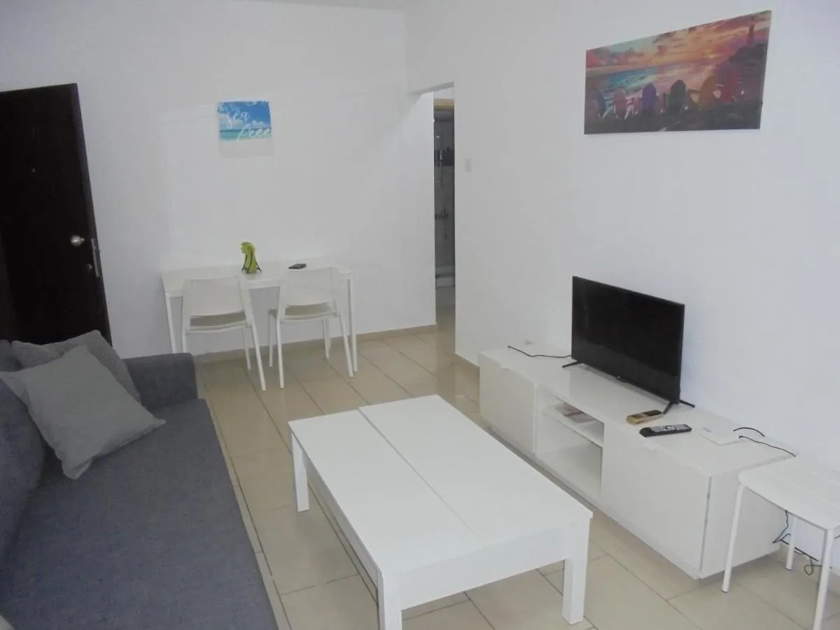Image 2 of Delphi Court – large 1 bed -sleeps 4, Near sea/beach – free wifi