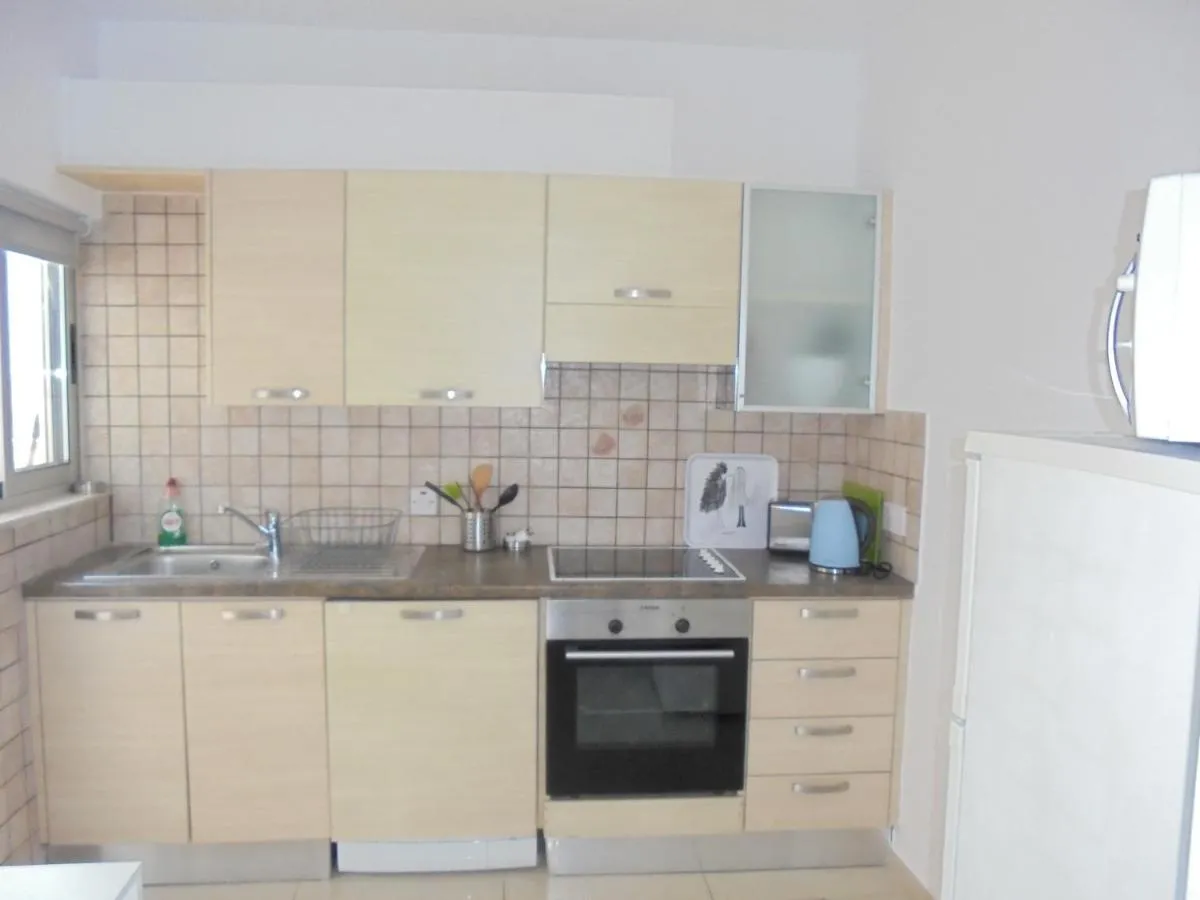 Image 1 of Delphi Court – large 1 bed -sleeps 4, Near sea/beach – free wifi