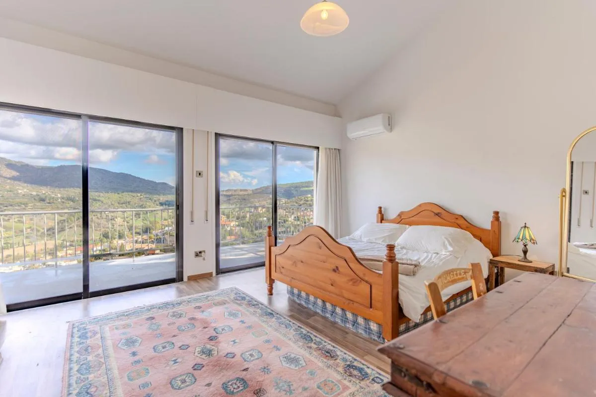 Image 6 of Great property – amazing views