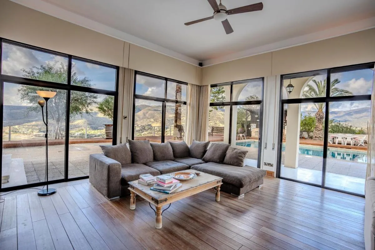 Image 2 of Great property – amazing views