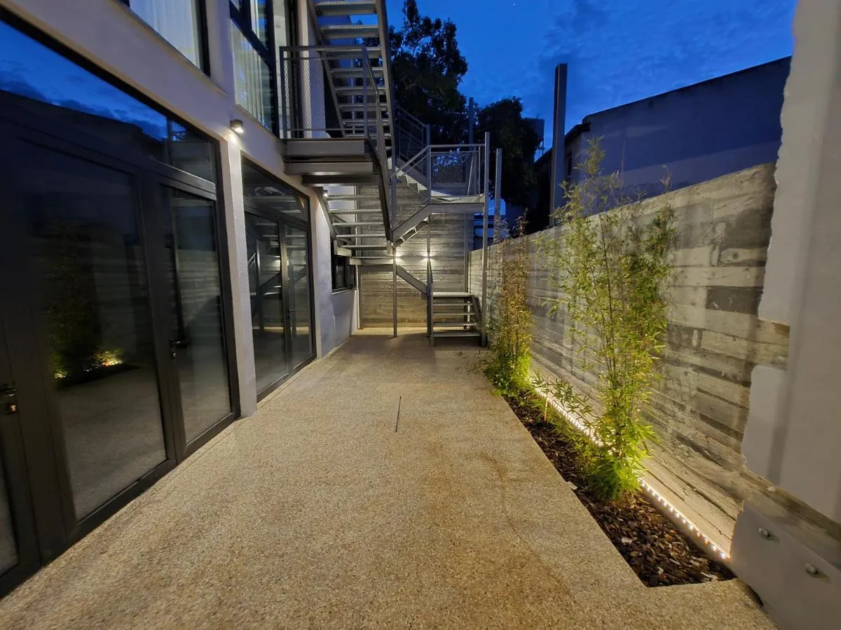 Image 2 of Green Leaf – Old City Suite