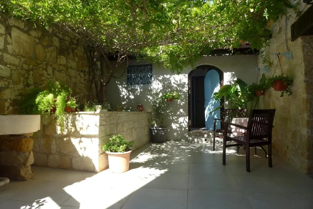 Image of Kalimera A Lovely 1-bedroom rental with ensuite and Kitchen