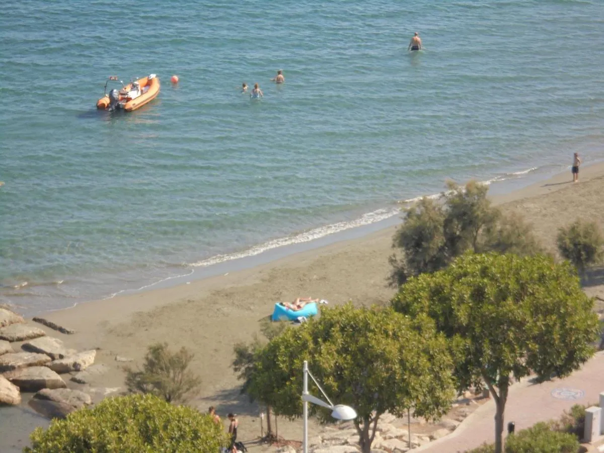 Image 5 of Kermia Court – Beach-front, modern 2 bedroom -sleeps 6