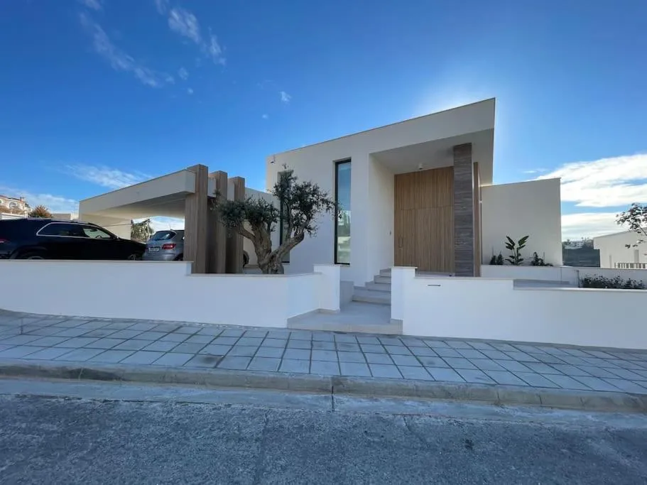 Image of Luxurious Brand New Apartment