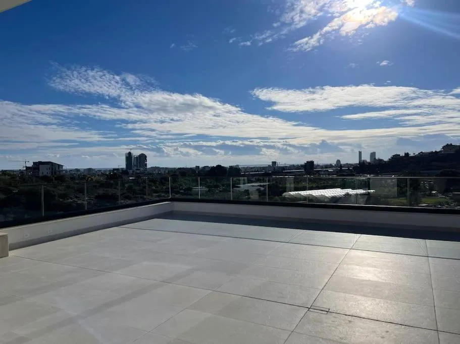 Image 2 of Luxurious Brand New Apartment
