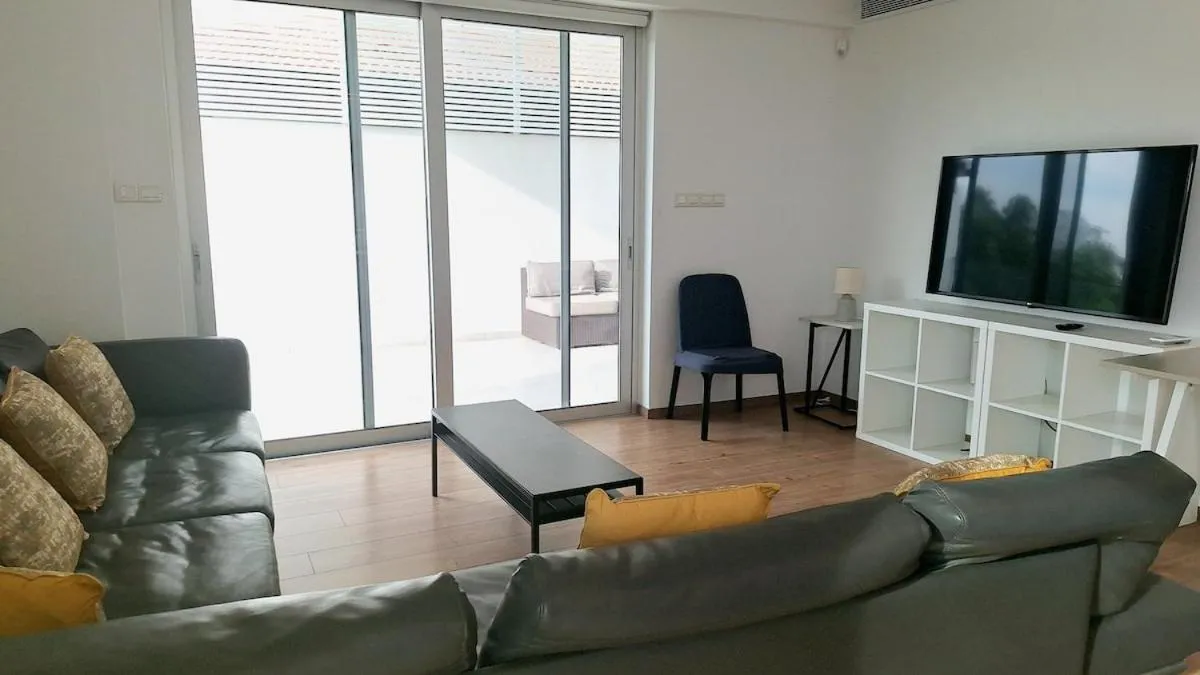 Image 1 of Luxury Seafront 2 bedroom