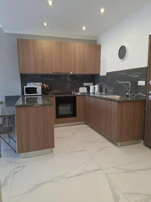 Image 6 of Luxury one bedroom – seafront