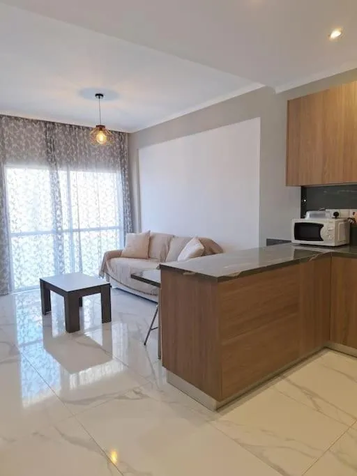 Image 5 of Luxury one bedroom – seafront