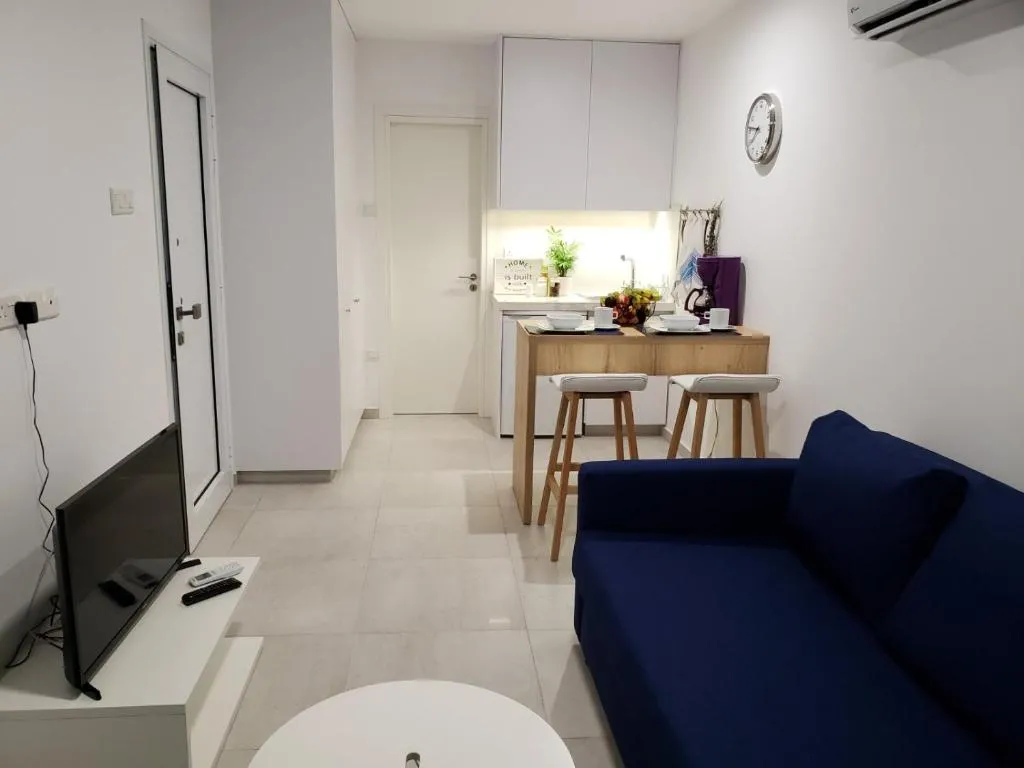 Image of Modern & Cozy Studio w/ Backyard Near City Center