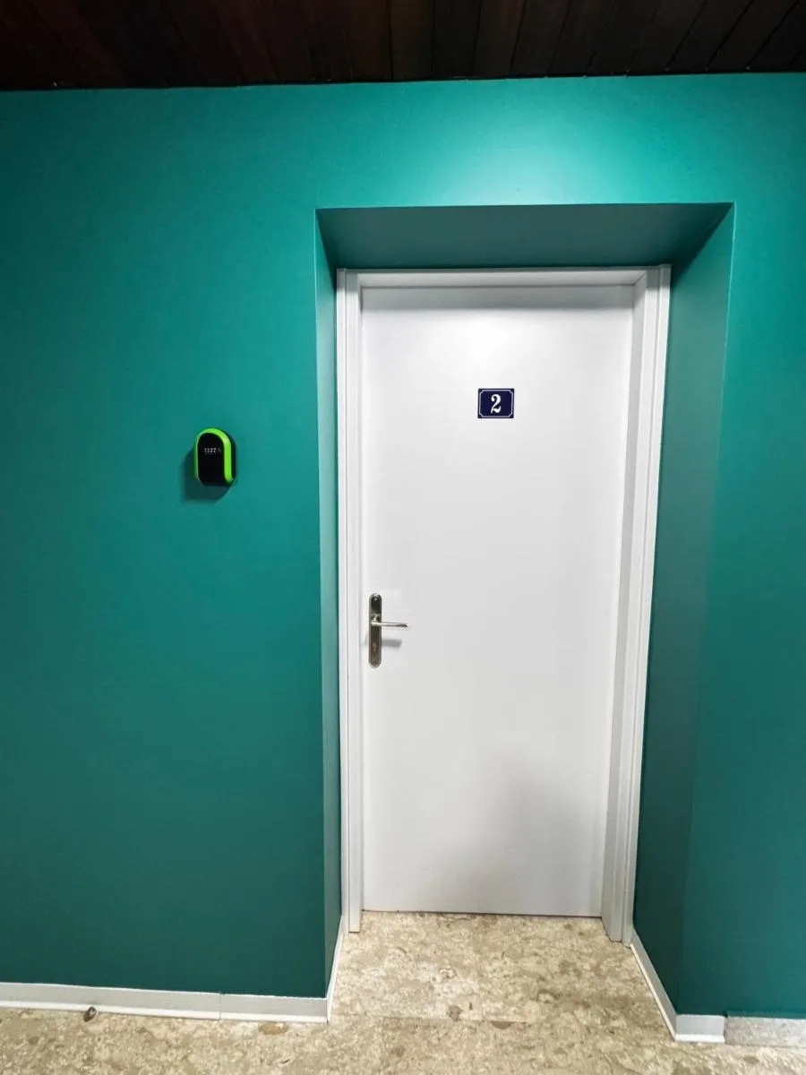 Image 5 of Modern Studio 2 private Kitchenette and Bathroom